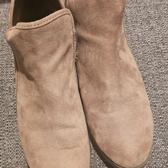 Beige tan cowgirl Western Country Concert ankle low heel faux suede boots 10 - Picture 5 of 12